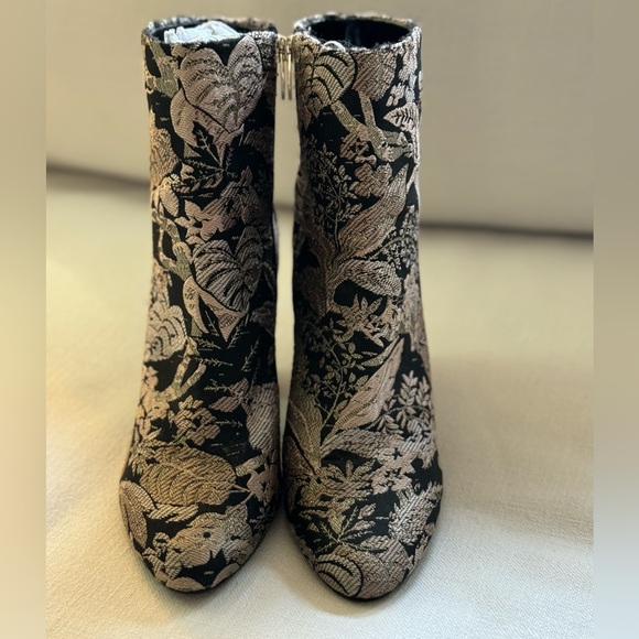 Neiman Marcus Bucasia Floral Brocade Ankle Boot | Color: Black, Gold | Size: 10 - Picture 3 of 14